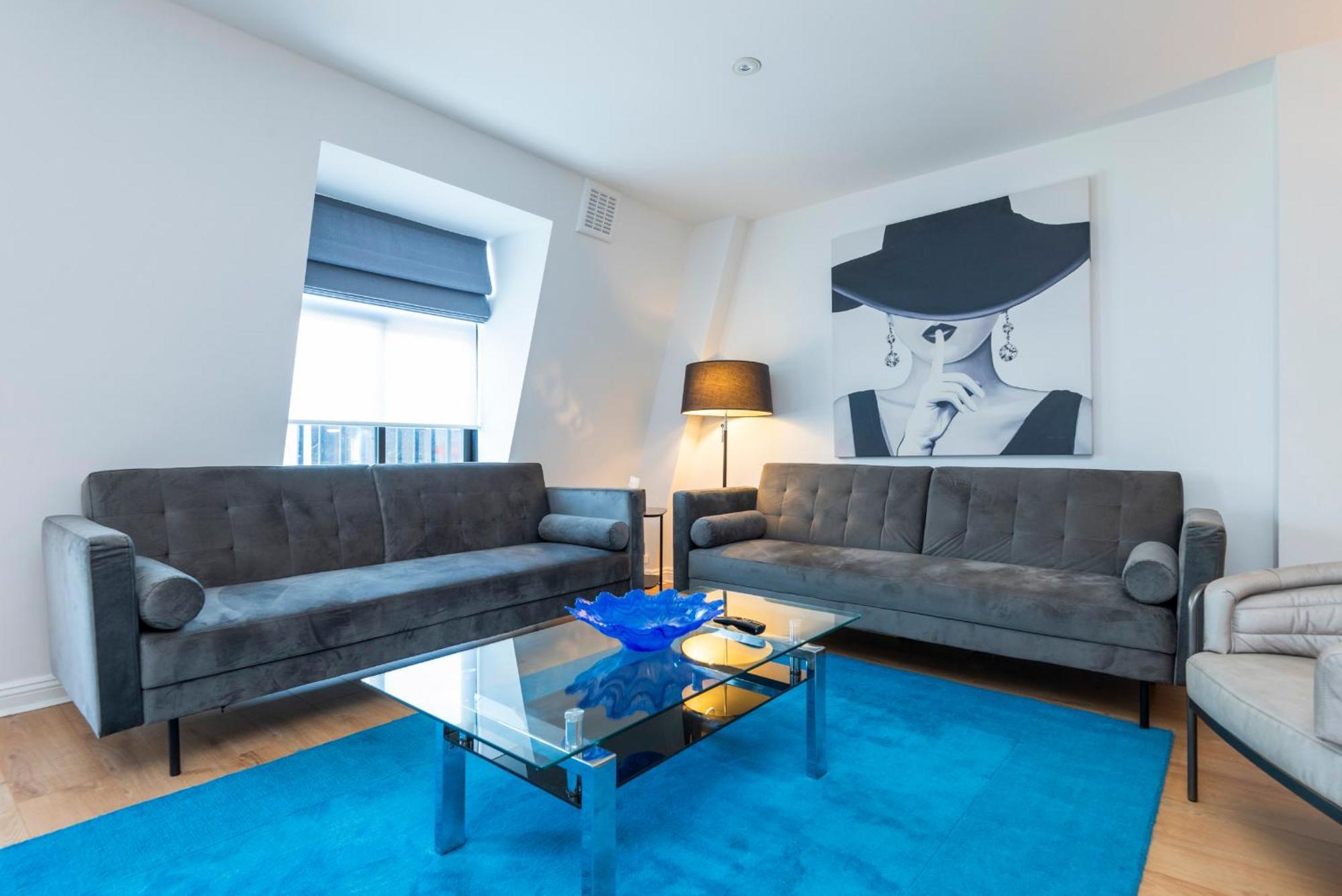 Elegant Mayfair 5 Apartment
